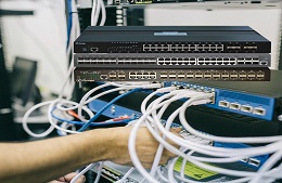 解锁自定义连接: 为什么以太网交换机OEM解决方案推动下一代网络